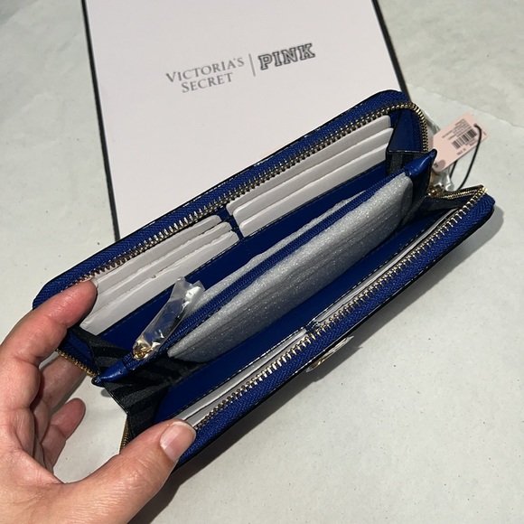 Victoria’s Secret Large Zip Up Wallet - Picture 3 of 9